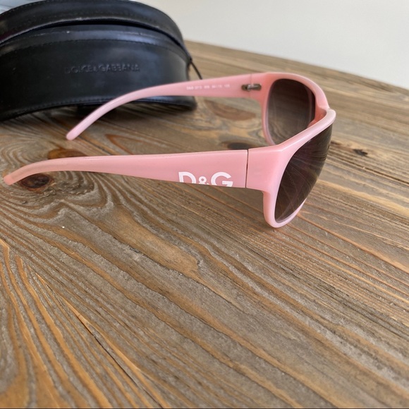 Pink Dolce & Gabbana sunglasses and case - Picture 6 of 8